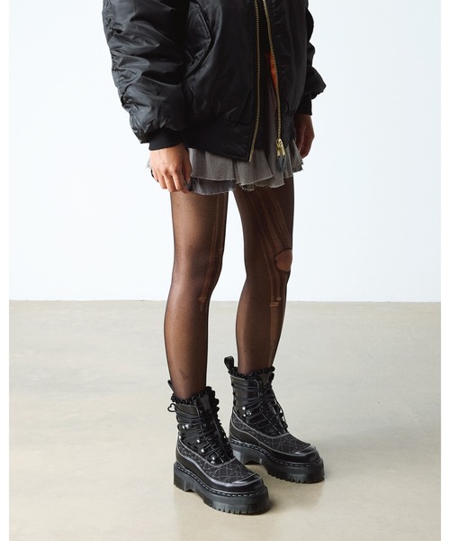 Dr. Martens(ドクターマーチン)の「Dr. Martens/ドクターマーチン JADON FRILL 8 ホール ブーツ 42044001(ブーツ・レディース・ブラック・UK3/UK6/UK5/UK4)」の3枚目の写真
