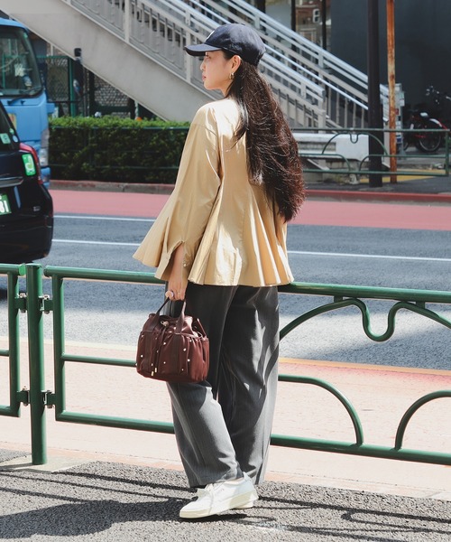 Ray BEAMS（レイビームス）の「キーネック フレア ブラウス（シャツ/ブラウス・レディース・サックスブルー/ブラック/ブラウン系その他2・ONE SIZE）」の5枚目の写真