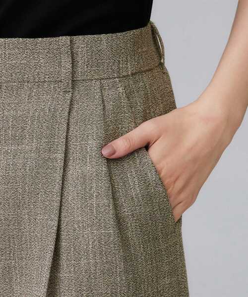 UNTITLED（アンタイトル）の「【セットアップ可/洗える】梳毛調合繊2タックワイドパンツ（その他パンツ・レディース・スミクロ/ライトベージュ・42/04/03/02/01/00/50/48/46/44）」の4枚目の写真