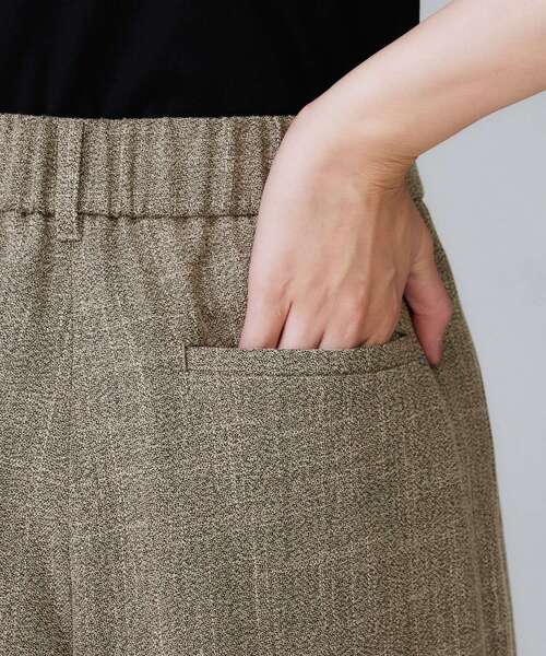 UNTITLED（アンタイトル）の「【セットアップ可/洗える】梳毛調合繊2タックワイドパンツ（その他パンツ・レディース・スミクロ/ライトベージュ・42/04/03/02/01/00/50/48/46/44）」の6枚目の写真