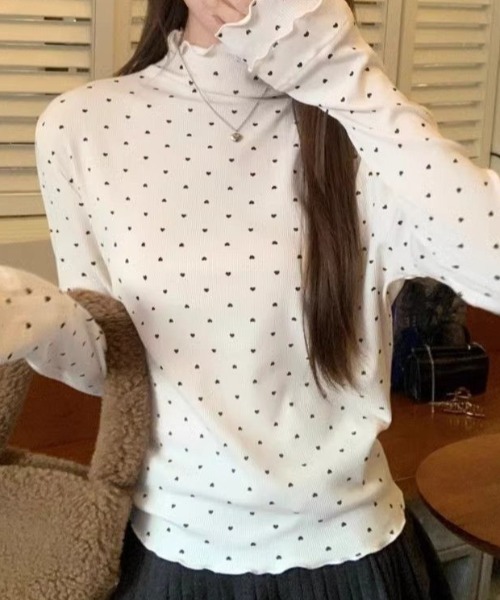 Mejoul(メジュール)の「ドット柄ハイネックメロウロンT(Tシャツ/カットソー・レディース・ホワイト/ブラック・M/L)」の4枚目の写真