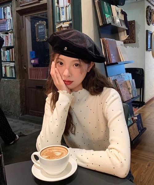 Mejoul(メジュール)の「ドット柄ハイネックメロウロンT(Tシャツ/カットソー・レディース・ホワイト/ブラック・M/L)」の6枚目の写真