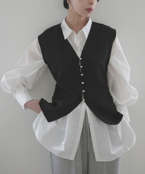 LIAN（リアン）の「メタルボタンニットベスト（ベスト・レディース・ブラック/アイボリー/チャコールグレー/ブラウン・FREE）」の21枚目の写真