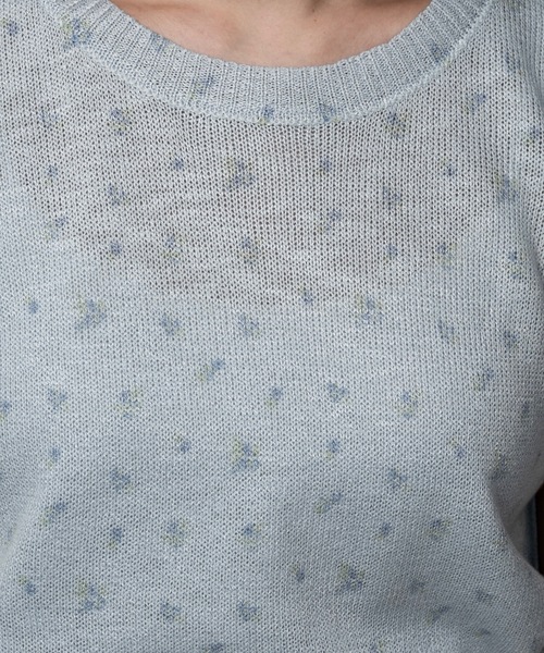 lawgy（ラウジー）の「small floral pattern round neck tops / スモールフローラルパターンラウンドネックトップス（Tシャツ/カットソー・レディース・クリーム/ライトブルー/ホワイト・FREE）」の13枚目の写真