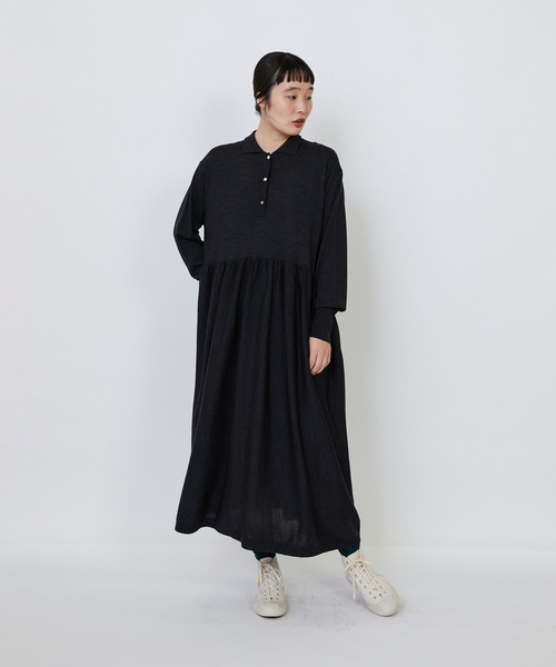 LOISIR（ロワズィール）の「ウール梳毛天竺ポロワンピース（ワンピース・レディース・レッド/グリーン/チャコールグレー・FREE）」の2枚目の写真