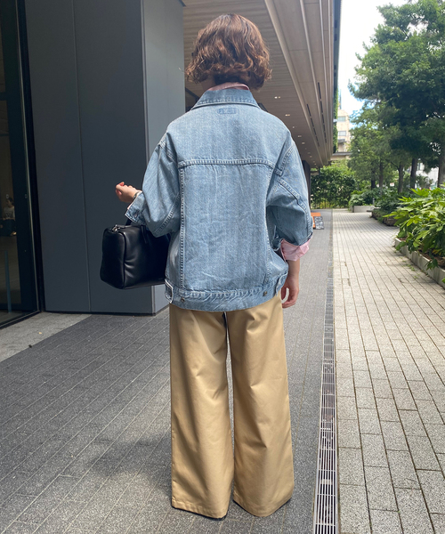 SLOBE IENA（スローブイエナ）の「LE DENIM BIG TRUCKERジャケット（デニムジャケット・レディース・ブルー・36/38）」の3枚目の写真