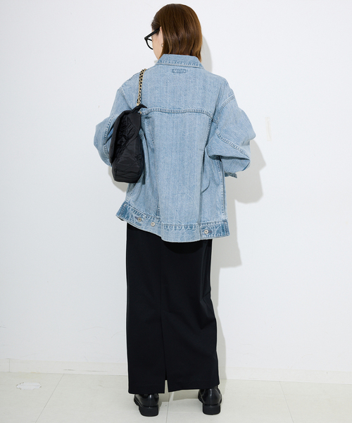 SLOBE IENA（スローブイエナ）の「LE DENIM BIG TRUCKERジャケット（デニムジャケット・レディース・ブルー・36/38）」の7枚目の写真