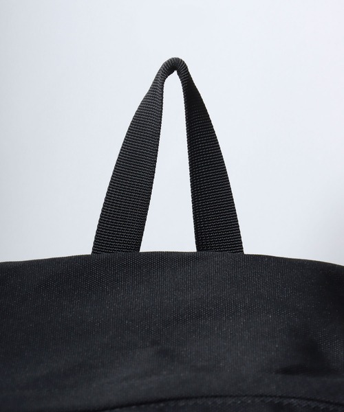Lee(リー)の「Lee/リー 撥水 ロゴ ワンポイント刺繍 多ポケットバックパック/リュック/大容量 約34L/レディース メンズ(バックパック/リュック・レディース・ブラック・FREE)」の17枚目の写真