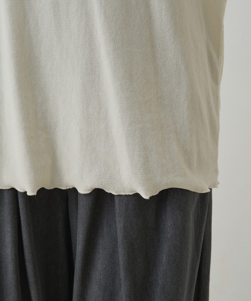 PUAL CE CIN（ピュアルセシン）の「ナイロンチュールベロアクルーネックカットソー（Tシャツ/カットソー・レディース・アイボリー/ブラウン/ライトグレー・FREE）」の11枚目の写真