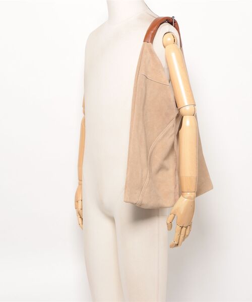 andrea cardone（アンドレアカルドネ）の「【ANDREA CARDONE】ミディアムサイズスエードバッグ(Q56388)（トートバッグ・レディース・ライトベージュ/ブルー/ベージュ・ALL）」の8枚目の写真