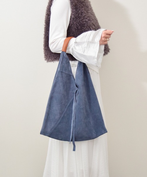 andrea cardone（アンドレアカルドネ）の「【ANDREA CARDONE】ミディアムサイズスエードバッグ(Q56388)（トートバッグ・レディース・ライトベージュ/ブルー/ベージュ・ALL）」の9枚目の写真