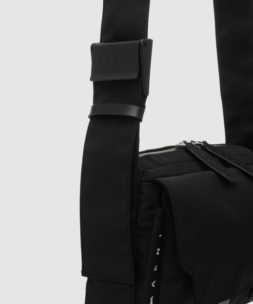 MARNI(マルニ)の「NYLON / カメラバッグ(ショルダーバッグ・メンズ・ブラック・ONE SIZE)」の3枚目の写真