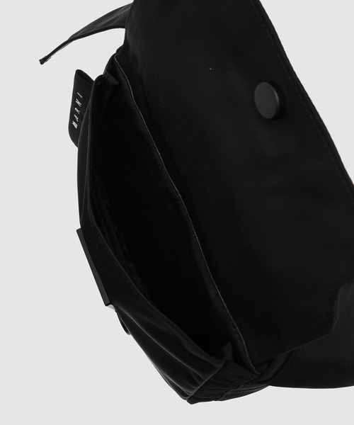 MARNI(マルニ)の「NYLON / カメラバッグ(ショルダーバッグ・メンズ・ブラック・ONE SIZE)」の9枚目の写真
