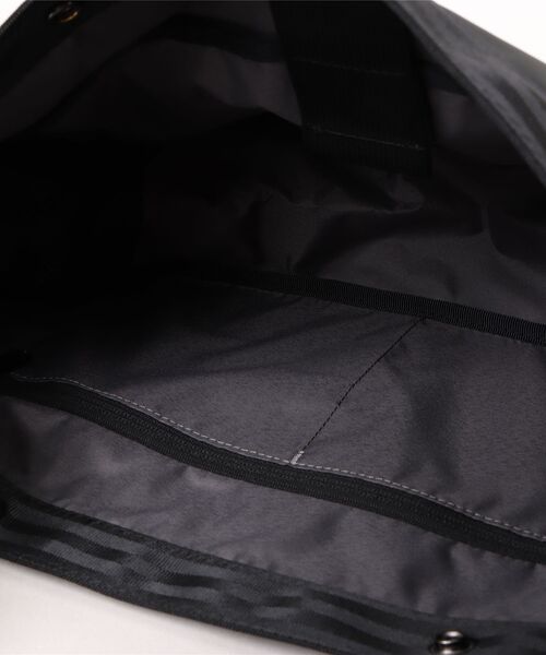 CHROME(クローム)の「CHROME/クローム ショルダーバッグ NEWSPAPER MESSENGER SM ニュースペーパー メッセンジャー スモール JP198MTBK(ショルダーバッグ・メンズ・ブラック・FREE)」の4枚目の写真