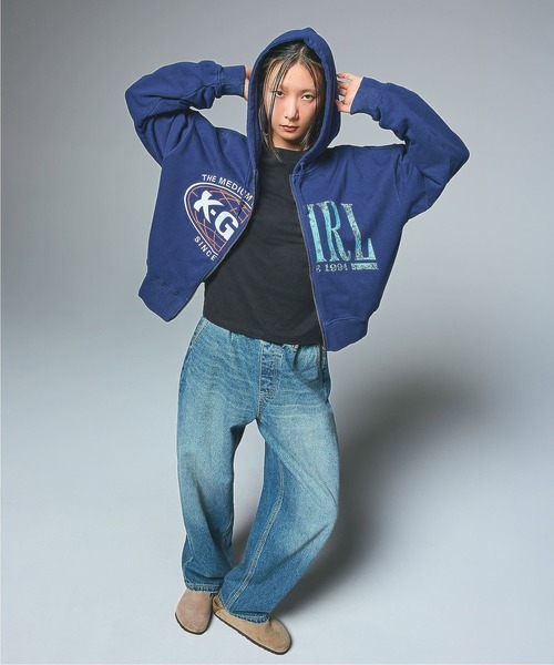 X-girl(エックスガール)の「RHINESTONE COMBINATION LOGO L/S TEE(Tシャツ/カットソー・レディース・ブラック/ホワイト・S/M/L)」の17枚目の写真
