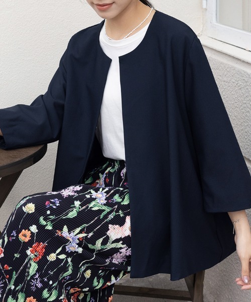ReRe(リリ)の「七分袖ペプラム風ラウンドネックジャケット(ノーカラージャケット・レディース・グレイッシュベージュ/ブラック/グレー/ネイビー/ベージュ・MEDIUM/LARGE)」の5枚目の写真