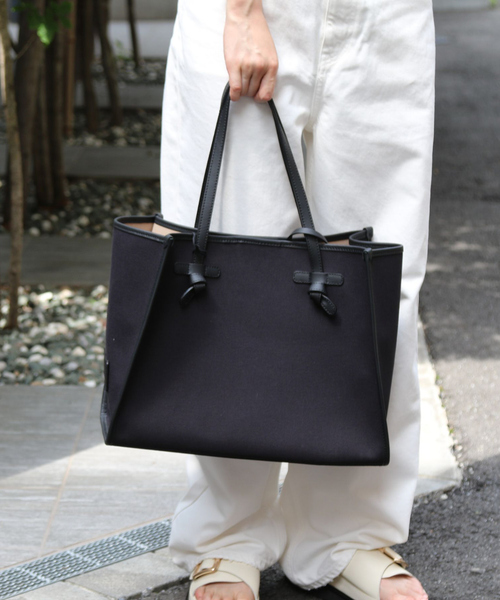 GIANNI CHIARINI(ジャンニ キアリーニ)の「【GIANNI CHIARINI/ジャンニ キアリーニ】MARCELLA M マルチェッラトートバッグ(トートバッグ・レディース・ブラック・フリー)」の2枚目の写真