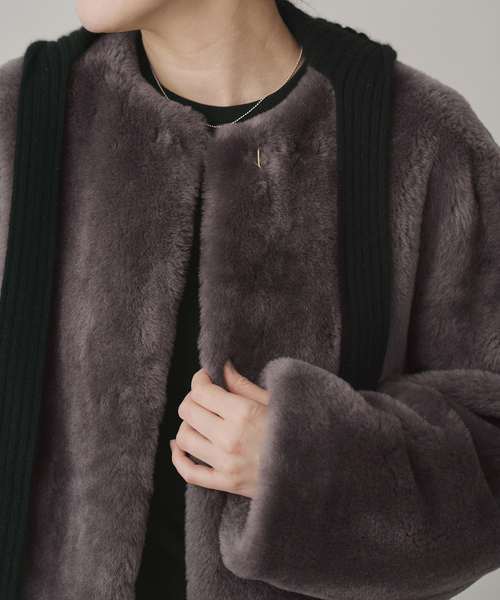 IENA（イエナ）の「ムートン ショートコート（ムートンコート・レディース・グレー・FREE）」の3枚目の写真