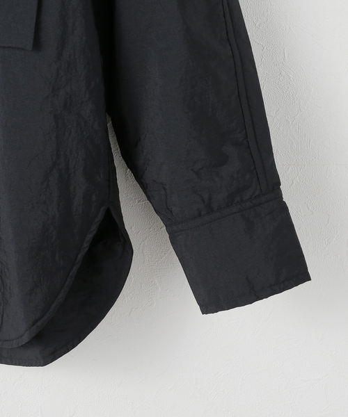 christian wijnants(クリスチャンワイナンツ)の「CHRISTIAN WIJNANTS/クリスチャンワイナンツ PADDED NYLON SHIRT(その他アウター・レディース・カーキ/ネイビー・FREE)」の19枚目の写真