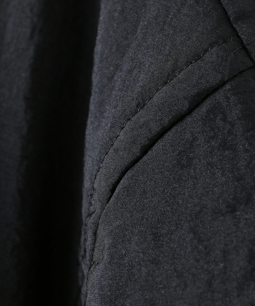 christian wijnants(クリスチャンワイナンツ)の「CHRISTIAN WIJNANTS/クリスチャンワイナンツ PADDED NYLON SHIRT(その他アウター・レディース・カーキ/ネイビー・FREE)」の4枚目の写真