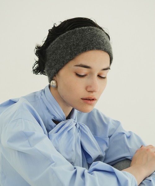 CLANE(クラネ)の「WOOL HAIR BAND(ヘアバンド・レディース・ホワイト/ベージュ/グレー・F)」の6枚目の写真