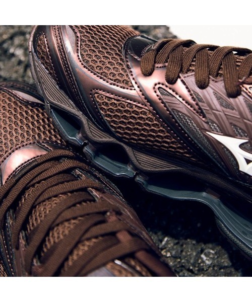 MIZUNO(ミズノ )の「MIZUNO WAVE PROPHECY LS(ミズノ ウエーブプロフェシー LS)(スニーカー・メンズ・ネイビー系/ブラウン系・23cm/23.5cm/24cm/24.5cm/25cm/25.5cm/26cm/26.5cm/27cm/27.5cm/28cm/28.5cm/29cm/30cm)」の14枚目の写真