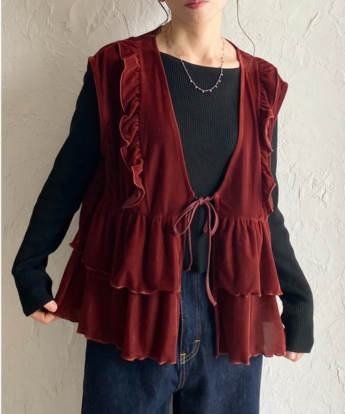 She's Closet(シーズクローゼット)の「深Vネックベロアティアードフリルリボンベスト(ベスト・レディース・ブラック/ブラウン/ボルドー・FREE)」の3枚目の写真