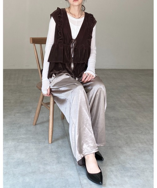 She's Closet（シーズクローゼット）の「深Vネックベロアティアードフリルリボンベスト（ベスト・レディース・ブラック/ブラウン・FREE）」の9枚目の写真
