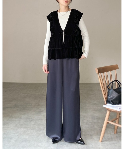 She's Closet（シーズクローゼット）の「深Vネックベロアティアードフリルリボンベスト（ベスト・レディース・ブラック/ブラウン・FREE）」の11枚目の写真