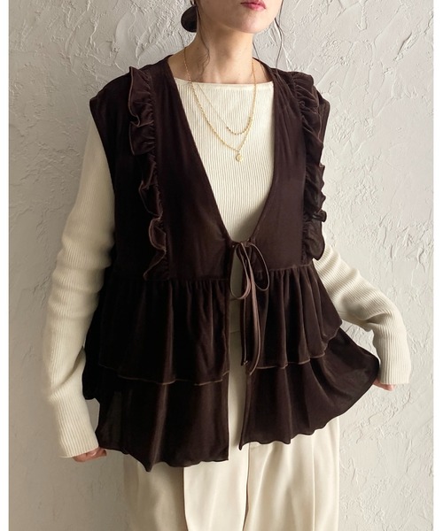 She's Closet（シーズクローゼット）の「深Vネックベロアティアードフリルリボンベスト（ベスト・レディース・ブラック/ブラウン・FREE）」の18枚目の写真
