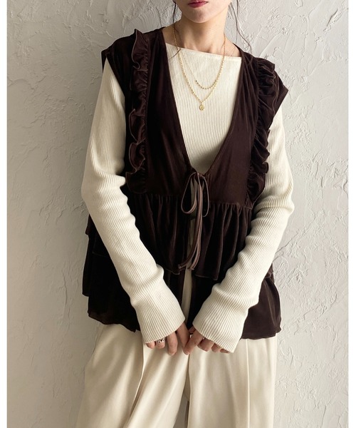 She's Closet（シーズクローゼット）の「深Vネックベロアティアードフリルリボンベスト（ベスト・レディース・ブラック/ブラウン・FREE）」の19枚目の写真