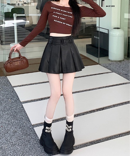 kirakiraShop(キラキラショップ)の「ベルト付き フェイクレザー プリーツ ミニ スカート(スカート・レディース・ブラック/ブラウン・S/M/L)」の9枚目の写真