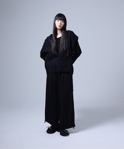 Ruze（ルゼ）の「12 tuck easy wide pants / 12タック イージー ワイドパンツ（その他パンツ・メンズ・ブラック・FREE）」の9枚目の写真