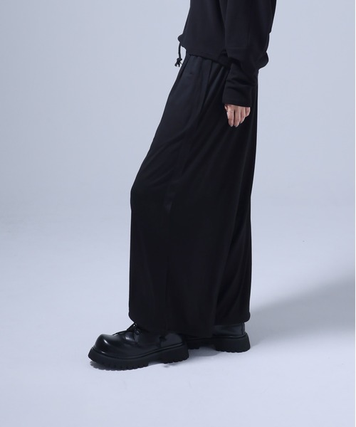 Ruze（ルゼ）の「12 tuck easy wide pants / 12タック イージー ワイドパンツ（その他パンツ・メンズ・ブラック・FREE）」の2枚目の写真