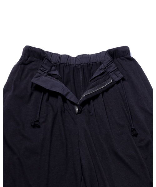 Ruze（ルゼ）の「12 tuck easy wide pants / 12タック イージー ワイドパンツ（その他パンツ・メンズ・ブラック・FREE）」の17枚目の写真