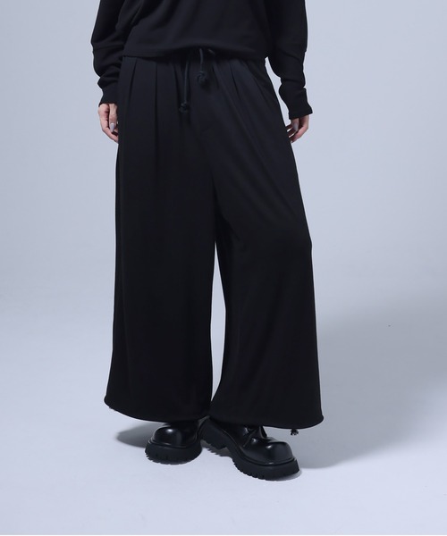 Ruze（ルゼ）の「12 tuck easy wide pants / 12タック イージー ワイドパンツ（その他パンツ・メンズ・ブラック・FREE）」の20枚目の写真