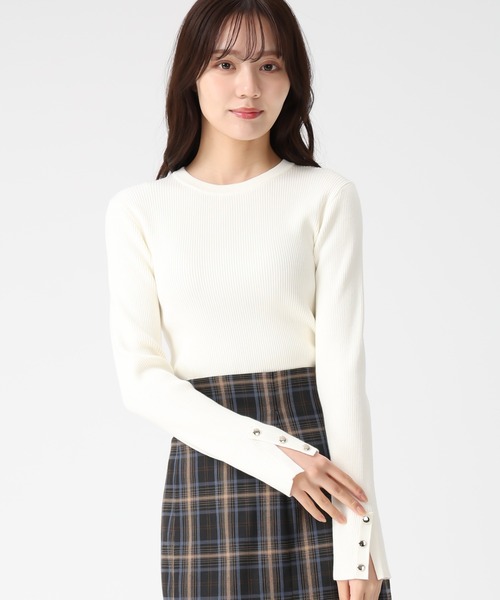 31 Sons de mode（トランテアン　ソン　ドゥ　モード）の「2025秋冬新作 袖スリットボタンリブニット（ニット/セーター・レディース・イエロー/オフホワイト/ライトブルー/チャコールグレー・ﾌﾘ-）」の2枚目の写真