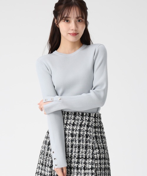 31 Sons de mode（トランテアン　ソン　ドゥ　モード）の「2025秋冬新作 袖スリットボタンリブニット（ニット/セーター・レディース・イエロー/オフホワイト/ライトブルー/チャコールグレー・ﾌﾘ-）」の9枚目の写真