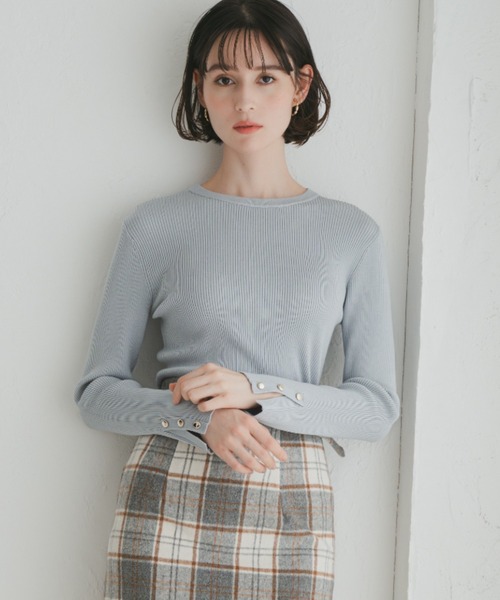 31 Sons de mode（トランテアン　ソン　ドゥ　モード）の「2025秋冬新作 袖スリットボタンリブニット（ニット/セーター・レディース・イエロー/オフホワイト/ライトブルー/チャコールグレー・ﾌﾘ-）」の5枚目の写真