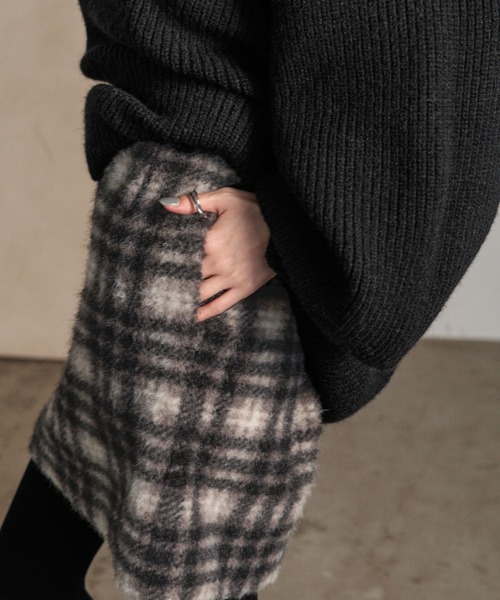 LOWRYS FARM（ローリーズファーム）の「フェザーミニスカート　589591（スカート・レディース・ブラウン/グレー・MEDIUM/LARGE）」の18枚目の写真