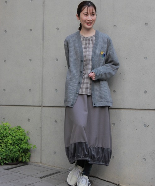 SUPER HAKKA（スーパーハッカ）の「SUPER　HAKKA×サクマ　ユウコ　「森の家」モチーフ刺繍　先染めコットン麻チェックブラウス（シャツ/ブラウス・レディース・グレー/ネイビー・FREE）」の4枚目の写真