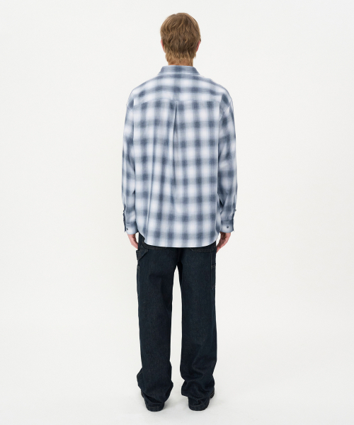 INSILENCE(インサイロンス)の「オーバーサイズチェックシャツ グレー ブルー(シャツ/ブラウス・レディース・その他・LARGE/MEDIUM/SMALL)」の4枚目の写真