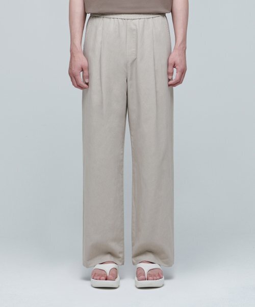 MUSINSA STANDARD(ムシンサスタンダード)の「コットンリネンワンタックワイドパンツ【ライトベージュ】(その他パンツ・メンズ・その他・38/36/34/32/30/26/28)」の2枚目の写真