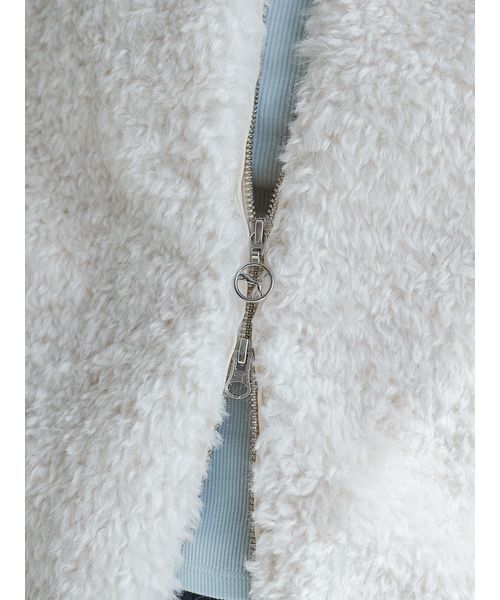 SNIDEL(スナイデル)の「【SNIDEL×PUMA】エコファーブルゾン(ブルゾン・レディース・ホワイト・S)」の6枚目の写真