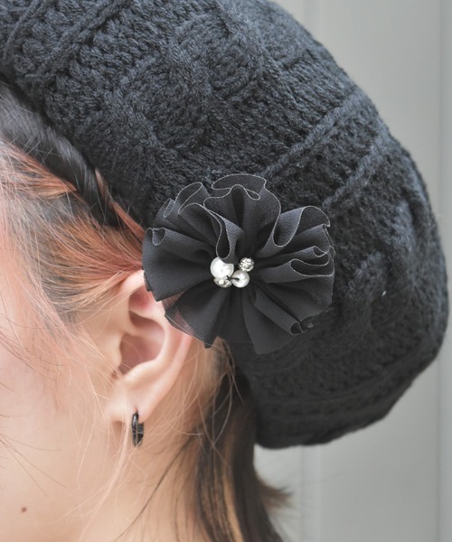 axes femme（アクシーズファム）の「コサージュ付きニットベレー（ハンチング/ベレー帽・レディース・ブラック/キナリ・FREE）」の3枚目の写真