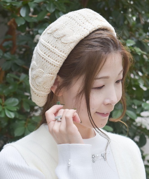 axes femme（アクシーズファム）の「コサージュ付きニットベレー（ハンチング/ベレー帽・レディース・ブラック/キナリ・FREE）」の4枚目の写真