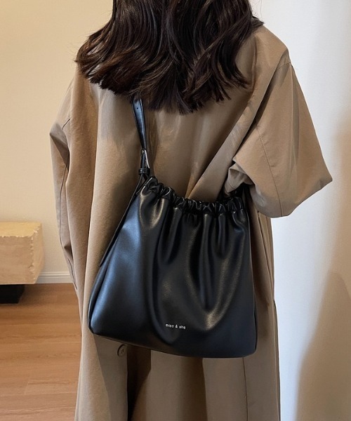 yuue' ( wear )（ユーイ）の「フェイクレザー巾着ショルダーバッグ（ショルダーバッグ・レディース・ブラック/ブラウン・FREE）」の5枚目の写真