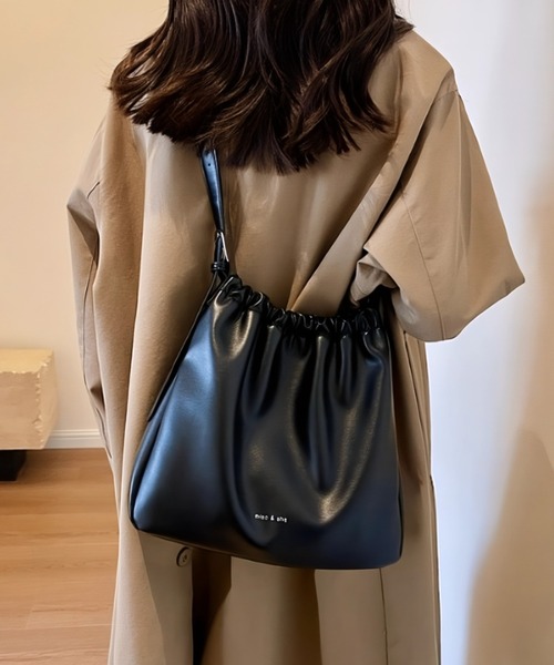 yuue' ( wear )(ユーイ)の「フェイクレザー巾着ショルダーバッグ(ショルダーバッグ・レディース・ブラウン/ブラック/アイボリー・FREE)」の18枚目の写真