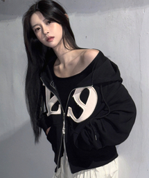 ILLIGO（イリゴ）の「129 Logo Patch Hooded Zip-Up（パーカー）」