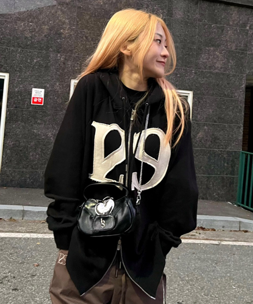 129 Logo Patch Hooded Zip-Up（パーカー）｜ILLIGO（イリゴ）の